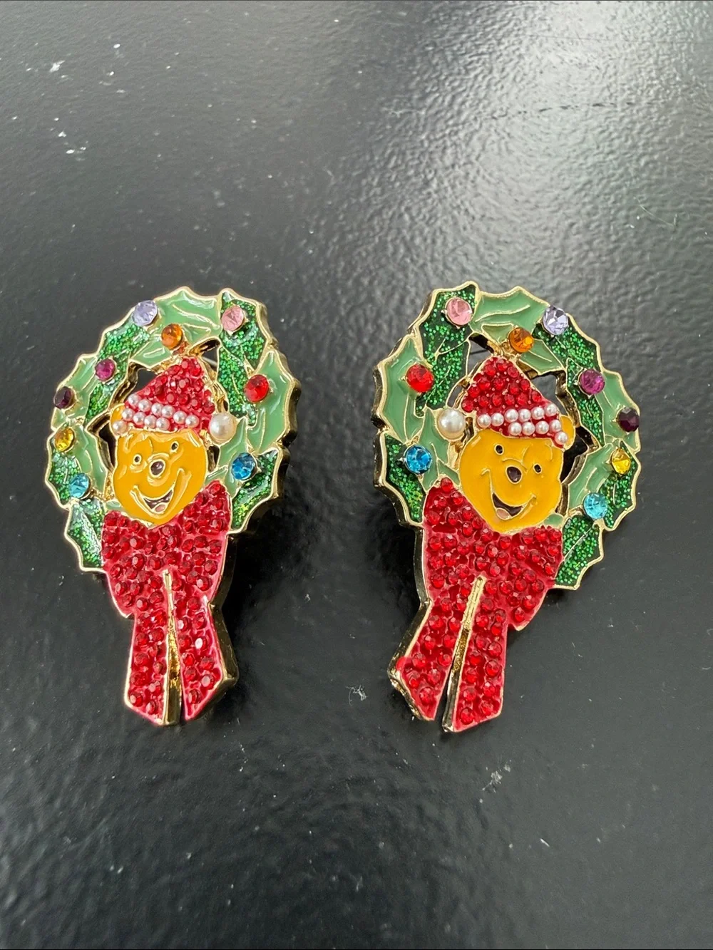NEW Disney Baublebar Disney Winnie the Pooh Holiday Pooh Wreath Earrings